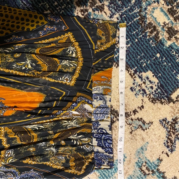 H&M pattern long skirt - Picture 8 of 8